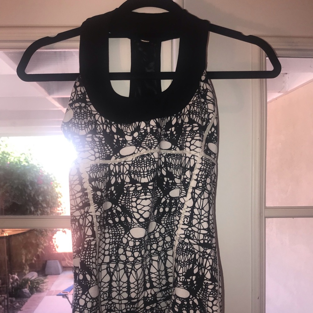 Lululemon workout top